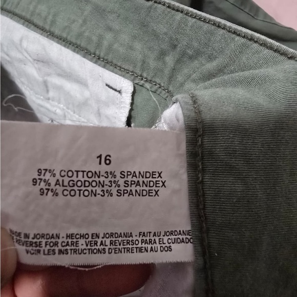 Bandolino Men's Olive Shorts - Picture 13 of 13